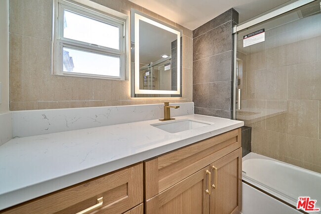 Building Photo - 347 S Highland Ave