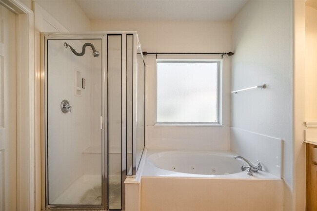 Building Photo - 11414 Summit Bay Dr