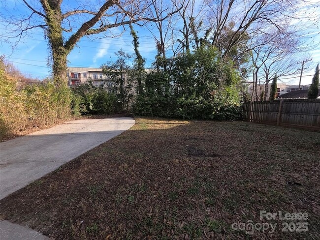 Building Photo - 2409 Commonwealth Ave