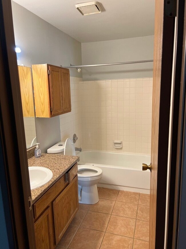 Building Photo - 1205 Wyndham Ct