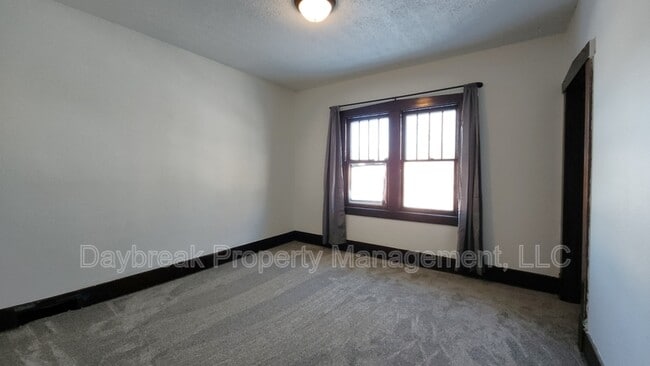 Building Photo - 1316 3rd Ave N