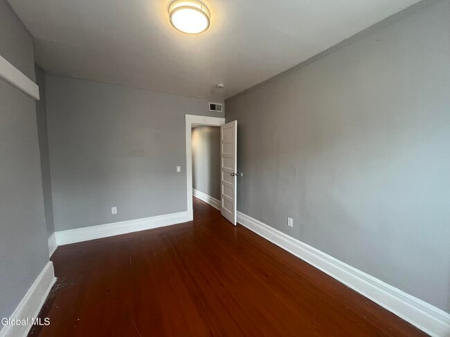 Building Photo - 151 4th St