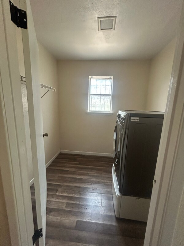 Building Photo - 4418 Acushnet Dr