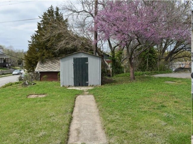 Building Photo - 2001 Mitchell Ave