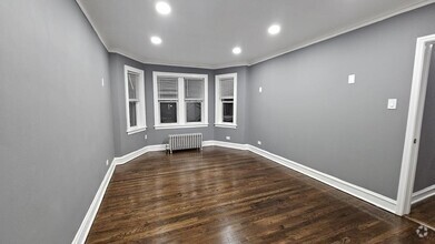 Building Photo - 2 bedroom in Chicago IL 60645