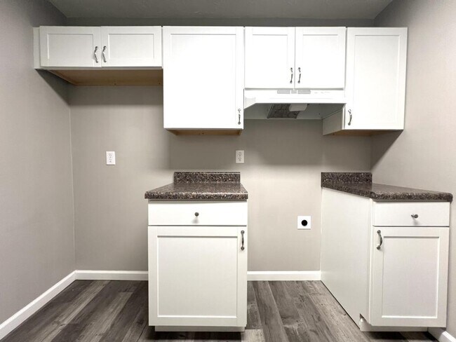 Building Photo - 77 Brookhaven Dr