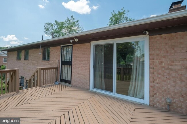Building Photo - 6311 Barrs Ln