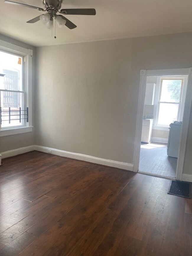 Building Photo - Cozy 3 Bedroom Home In East Baltimore