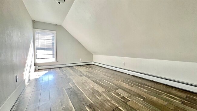 Building Photo - 164 Pleasant St