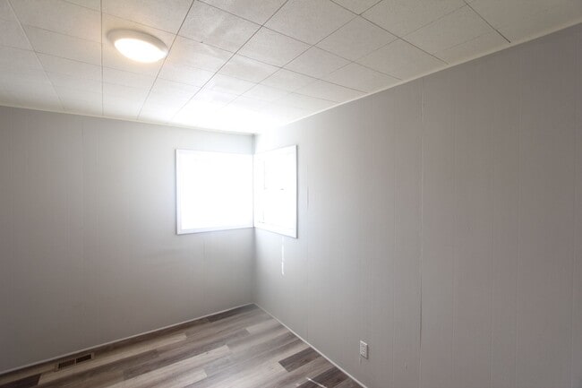 Building Photo - 3 Bedroom, 1.5 Bath! New on the Market!  B...