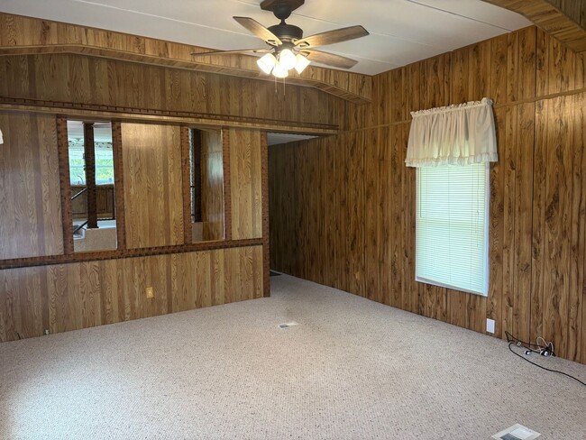 Building Photo - 103 Forest Line Dr