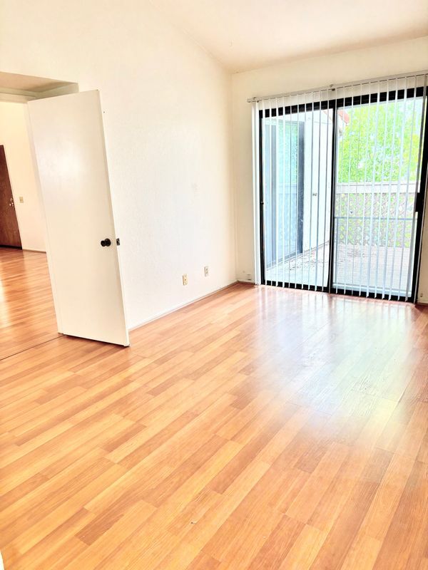 Building Photo - 16521 Grunion Ln