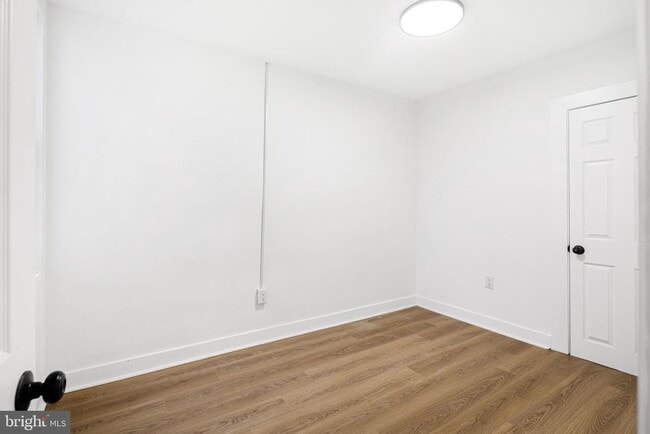 Building Photo - 1320 S 26th St