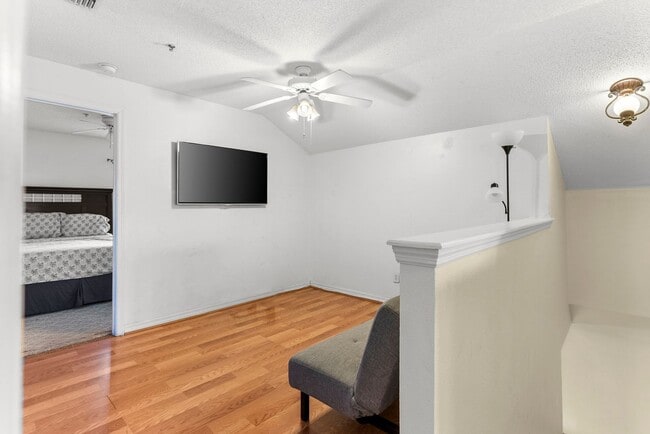 Building Photo - 9780 Hollyhill Dr