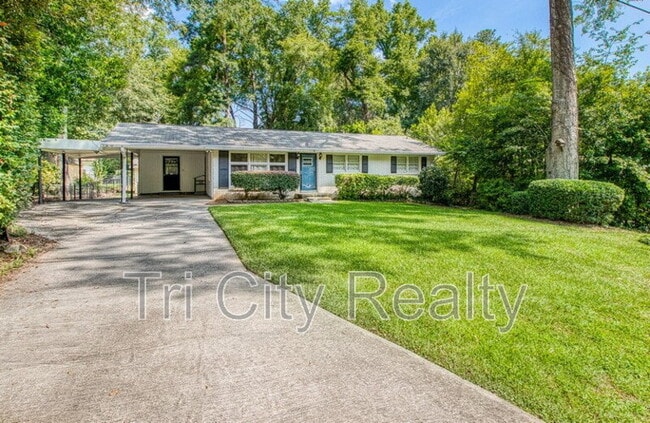 Building Photo - 212 Hilltop Dr