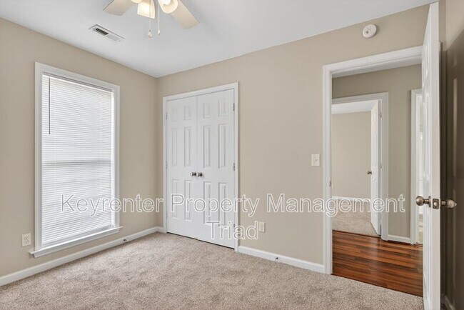 Building Photo - 701 Ashcroft Rd