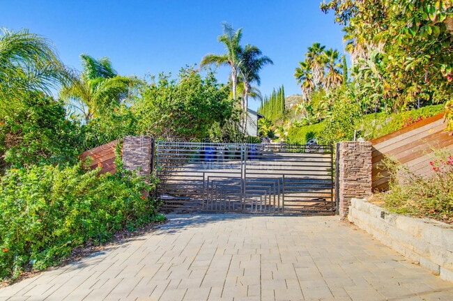 Building Photo - 25147 Jack Rabbit Acres