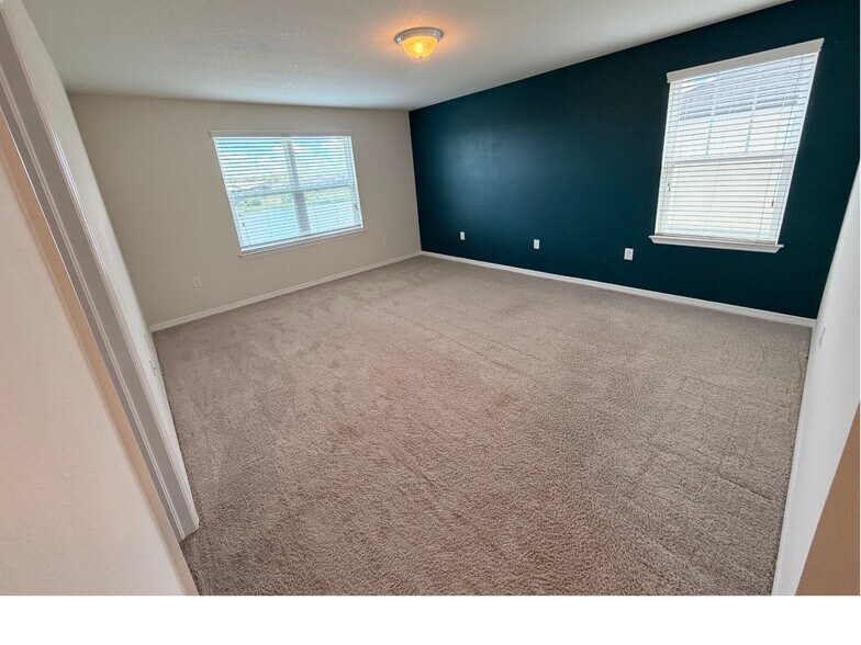 Building Photo - 9148 Hillcroft Dr