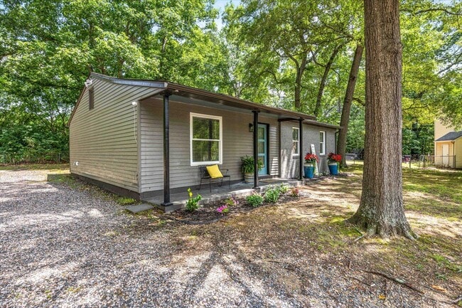 Building Photo - 4701 Lucinda Ln