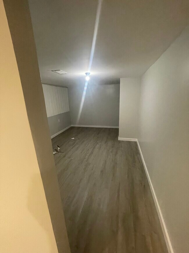 downstairs office space - 4384 Walton Plz