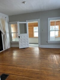 Building Photo - 7 S 4th St