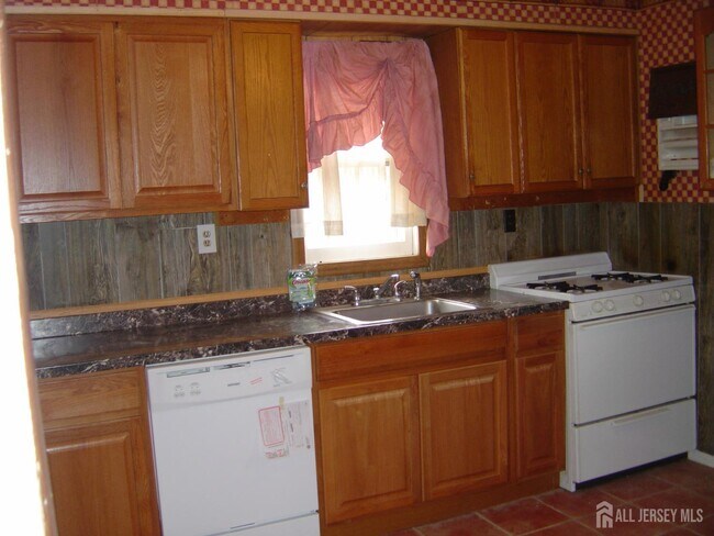 Building Photo - 433 Jansen Ave