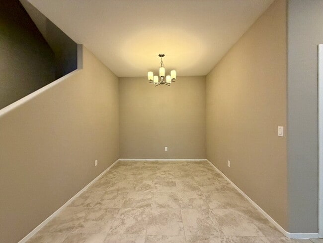 Building Photo - 3 BED 3 BATH 2 CAR GARAGE TOWNHOUSE W/ PRIVATE YARD, LOFT & BEDROOM DOWNSTAIRS IN GATED COMMUNITY...