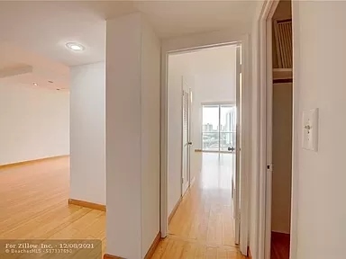 bedroom - 19390 Collins Ave