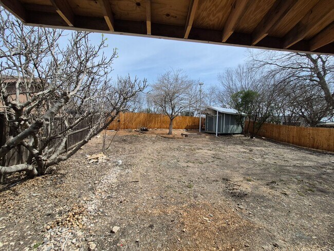 Building Photo - 4018 Sunrise Cove Dr