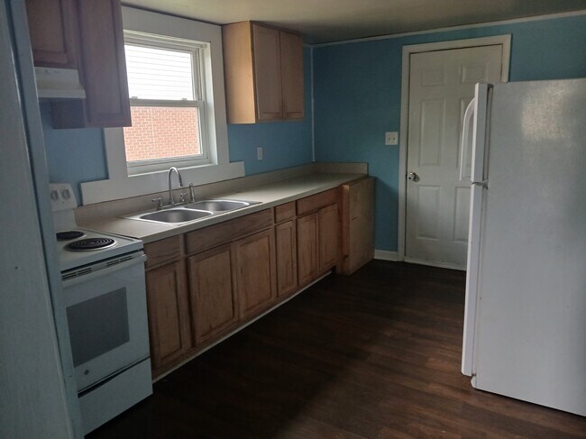 Building Photo - 1007 S McKay Ave