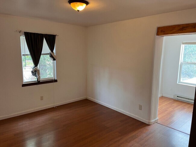 Building Photo - 406 Griffin St