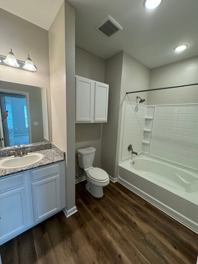 Building Photo - 315 Willow Grv Wy