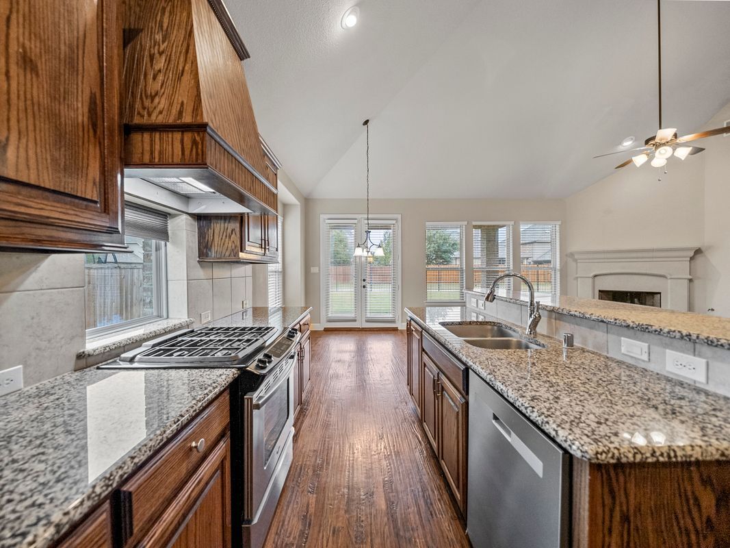 Building Photo - 971 Sagebrush Dr