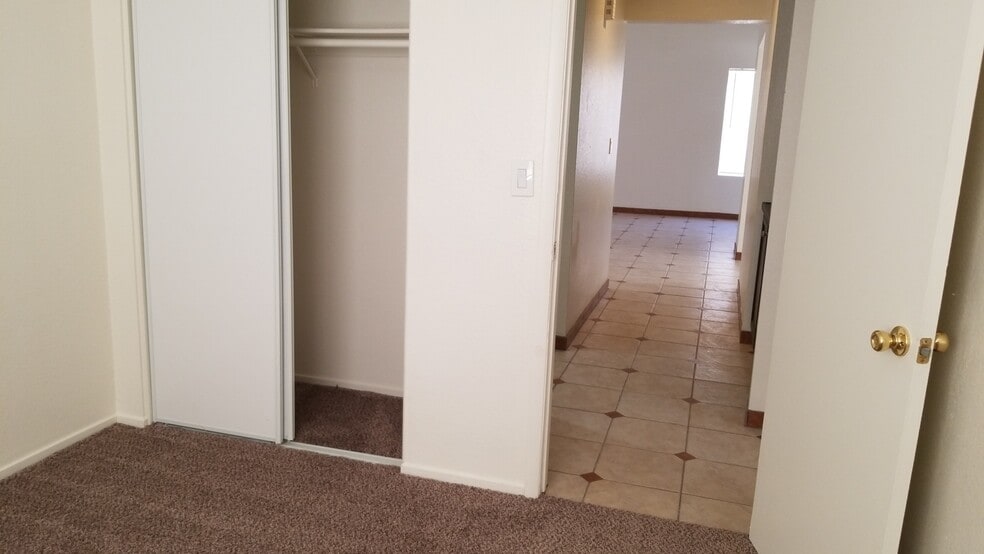 Building Photo - 474 Old Palms Dr