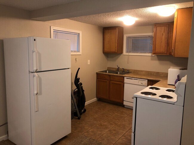 Building Photo - 2011 Tecumseh Rd