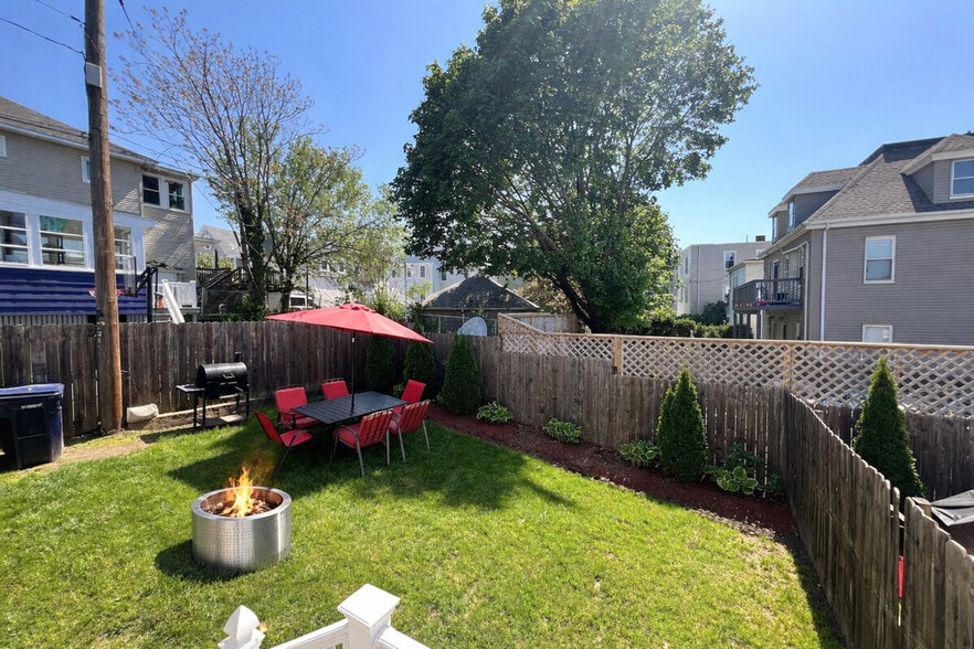 Building Photo - 9 Summit Ave