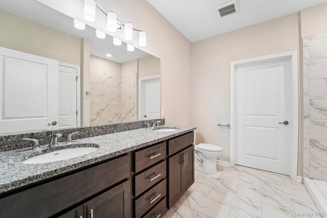 Building Photo - 214 Tower Ridge Cir