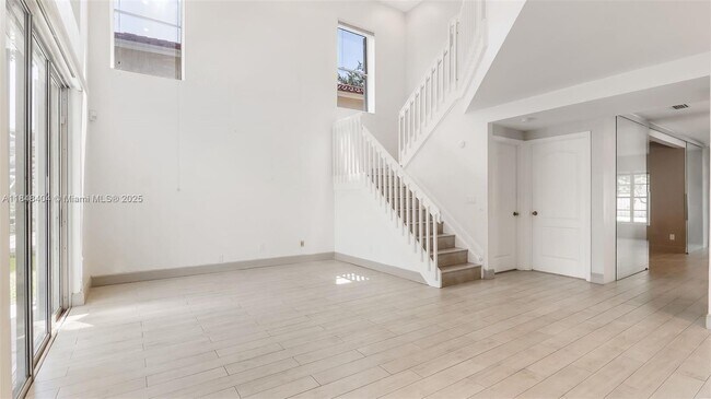 Building Photo - 909 Garnet Cir