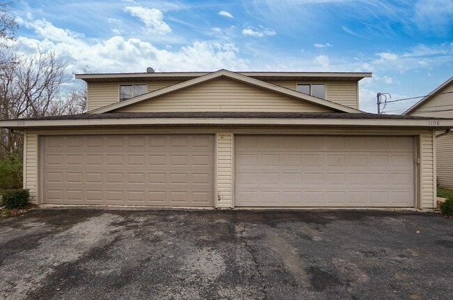 Building Photo - 1104 Fishlock Ave