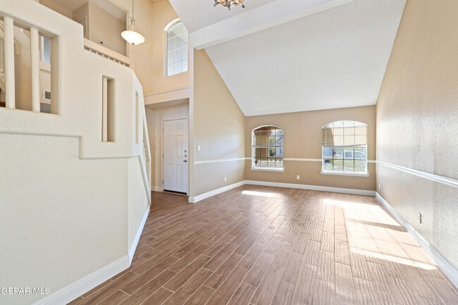 Building Photo - 11236 Northview Dr