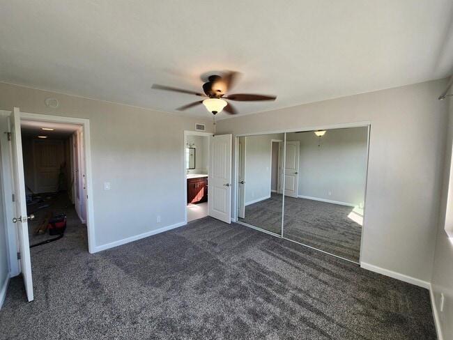 Building Photo - 3825 Polaris Dr