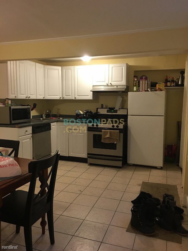 Building Photo - 8 Worthington St