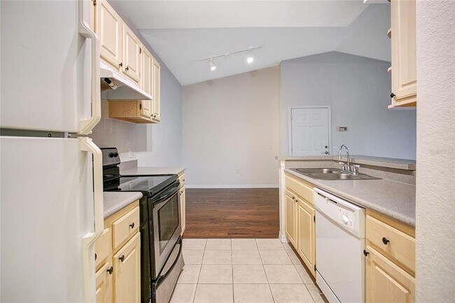 Building Photo - 1125 Lake Shadow Cir