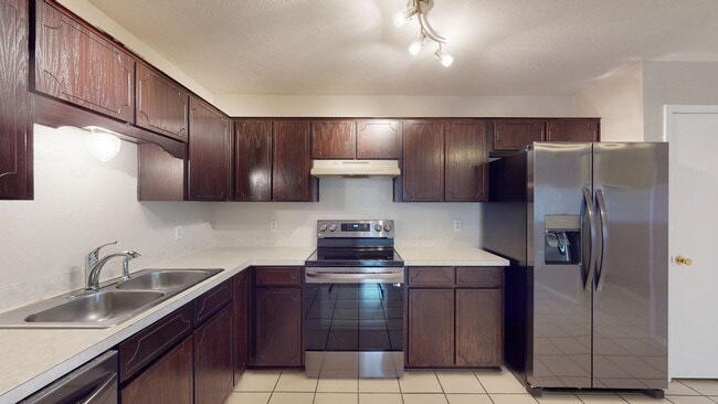 Building Photo - 2 WEEKS FREE! ALL TILE 3 BEDROOM, 2 BATH, ...