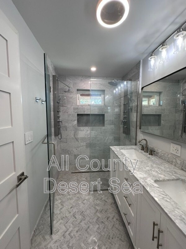 Building Photo - 6922 Paula Cir