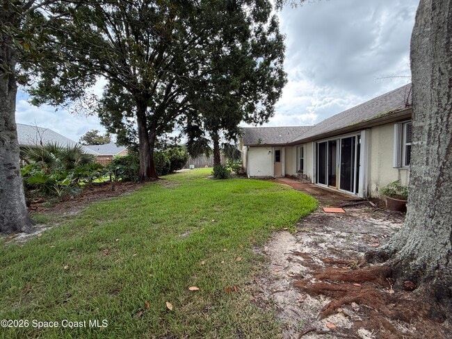 Building Photo - 925 Falls Trail