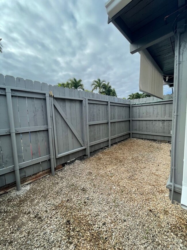 Building Photo - T1182ach