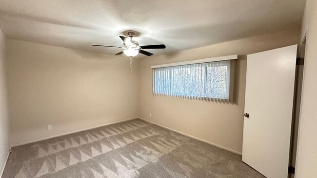 Building Photo - 120A