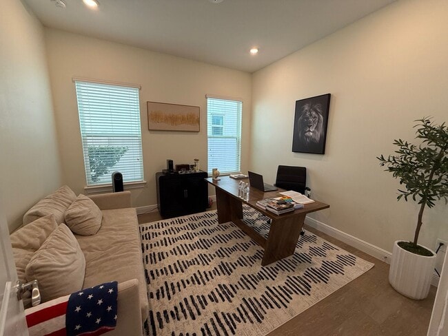 Building Photo - 7 bedroom/6 bath Dr. Phillips Home