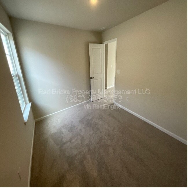 Building Photo - 1618 Swallow Tail Dr